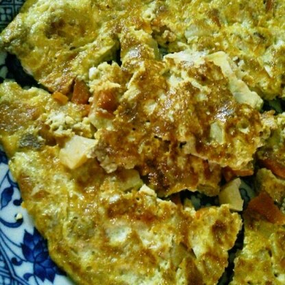 フライパンで焼いたら裏返せなくなっちゃったので、片面だけ焼きました。
アレンジおかずには余り箸を付けてくれない家族が最初気づかず食べてくれて大成功！ワーイ♪